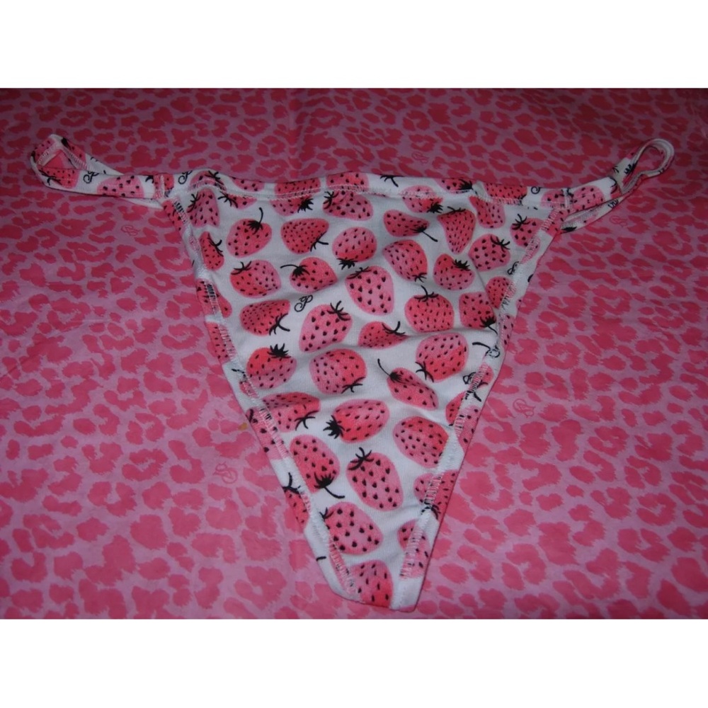 Victorias Secret PINK Sexy V-String Strappy Thong LOGO Wild Fresh Strawberry NWT